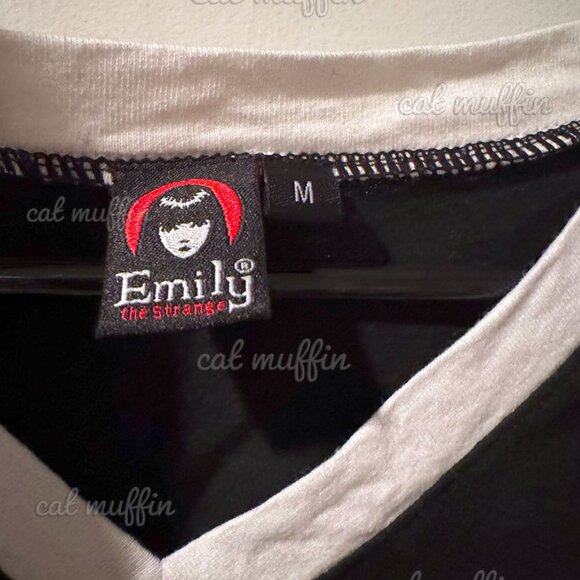 EMILY THE STRANGE BLACK / WHITE TOP from 2008 NEW!! *VERY RARE* - Picture 4 of 5